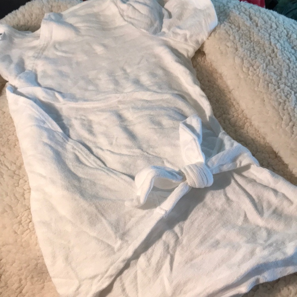 Old Navy faux wrap short sleeve, white, Large